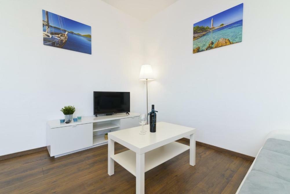 Apartment Dragana, Jezera, Island Murter Exterior foto